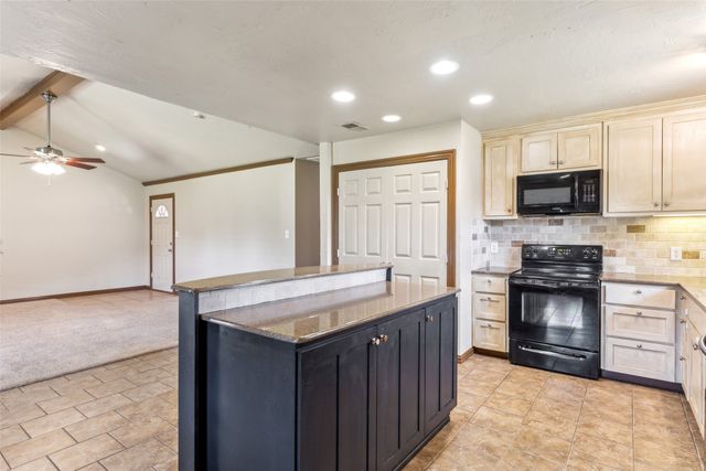 11 Woodhaven Court, Krugerville, TX 76227