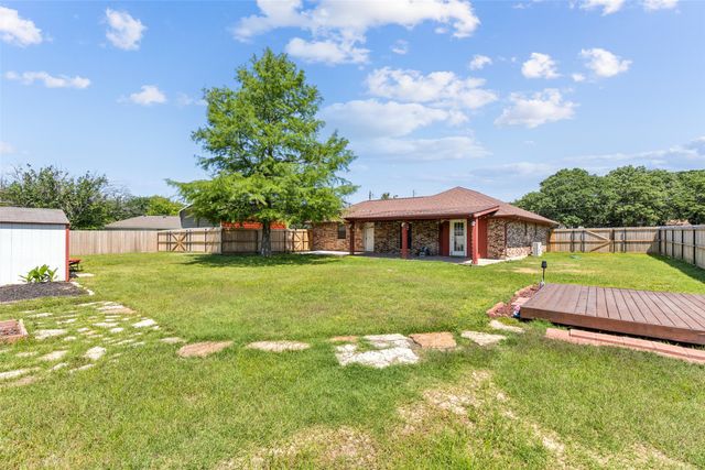 11 Woodhaven Court, Krugerville, TX 76227