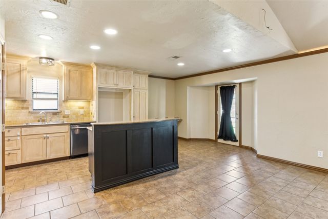 11 Woodhaven Court, Krugerville, TX 76227