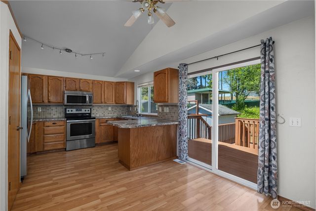 1426 Wingwood Place, Shelton, WA 98584