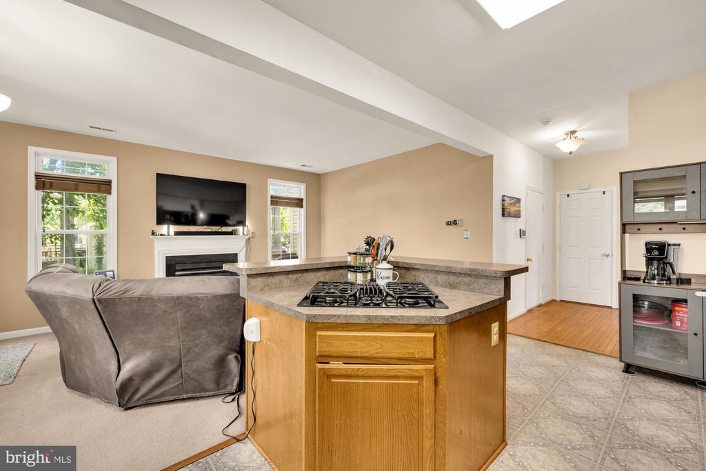 Image 10 of property listing at 5007 DAMSELFISH CT, Waldorf, MD 20603