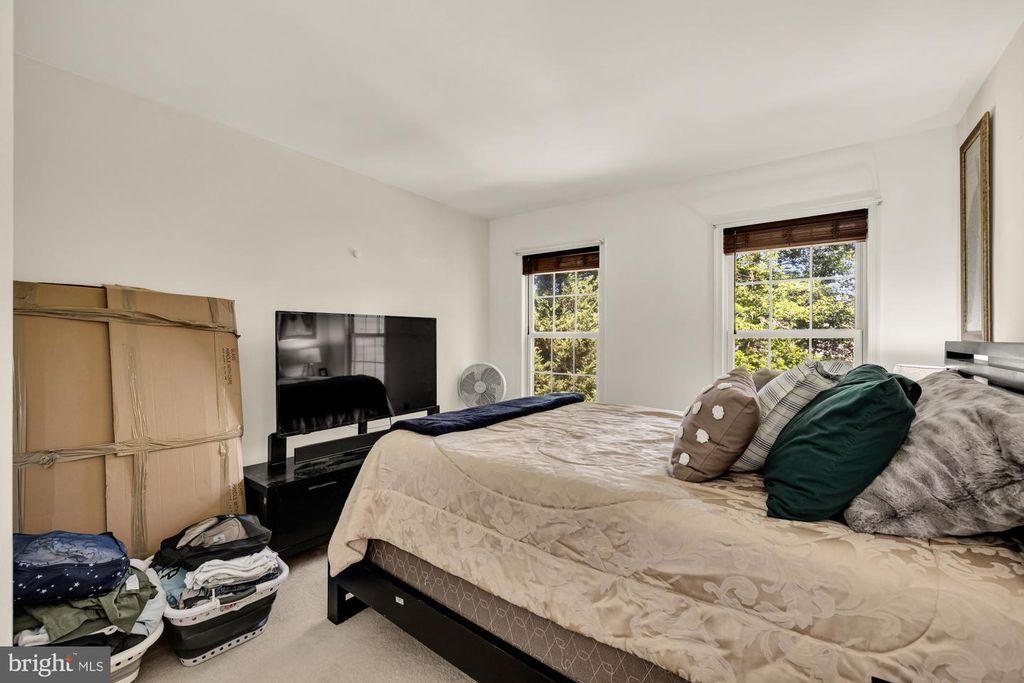 Image 27 of property listing at 5007 DAMSELFISH CT, Waldorf, MD 20603