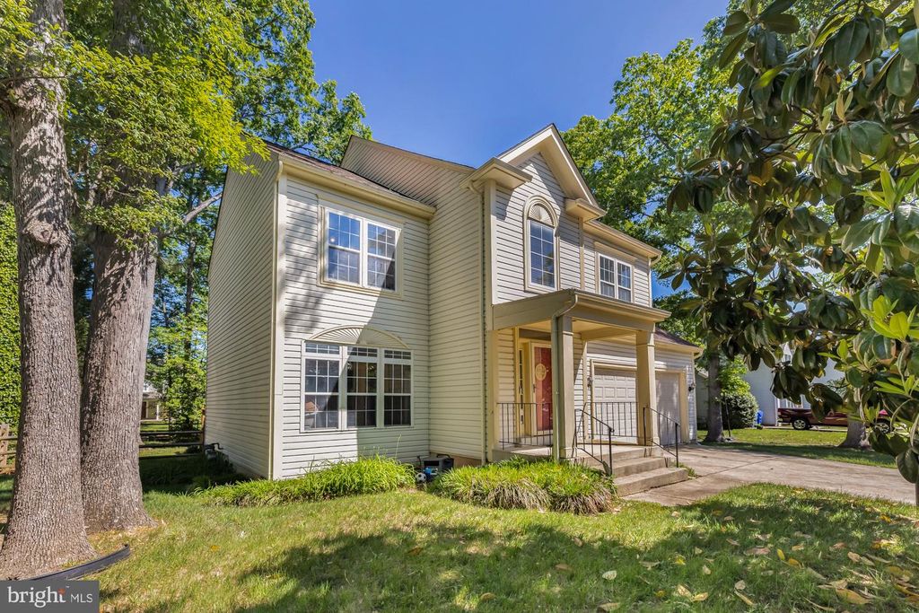 Image 4 of property listing at 5007 DAMSELFISH CT, Waldorf, MD 20603
