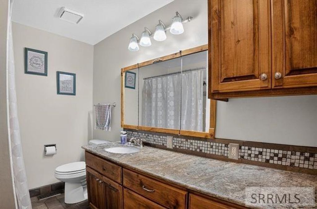 Image 14 of property listing at 3929 Rast Road, American Falls, ID 83211