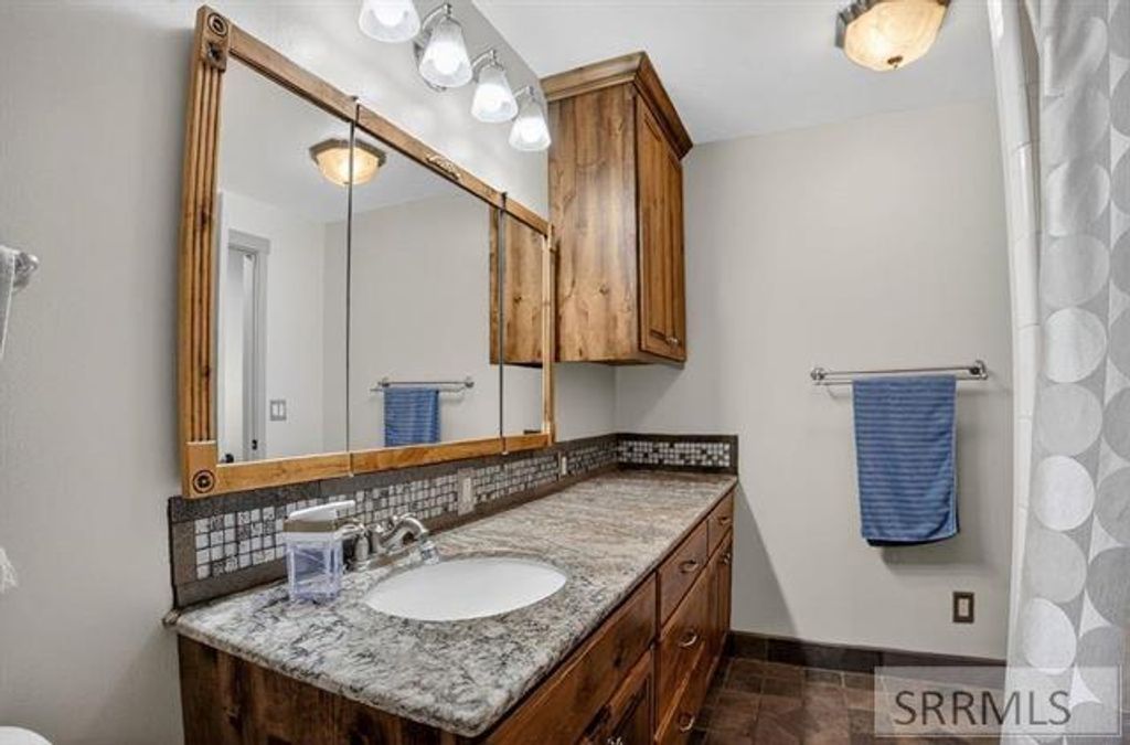Image 15 of property listing at 3929 Rast Road, American Falls, ID 83211