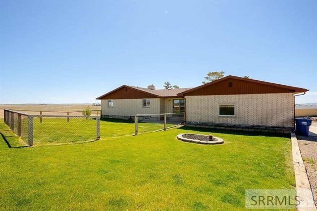 Image 32 of property listing at 3929 Rast Road, American Falls, ID 83211