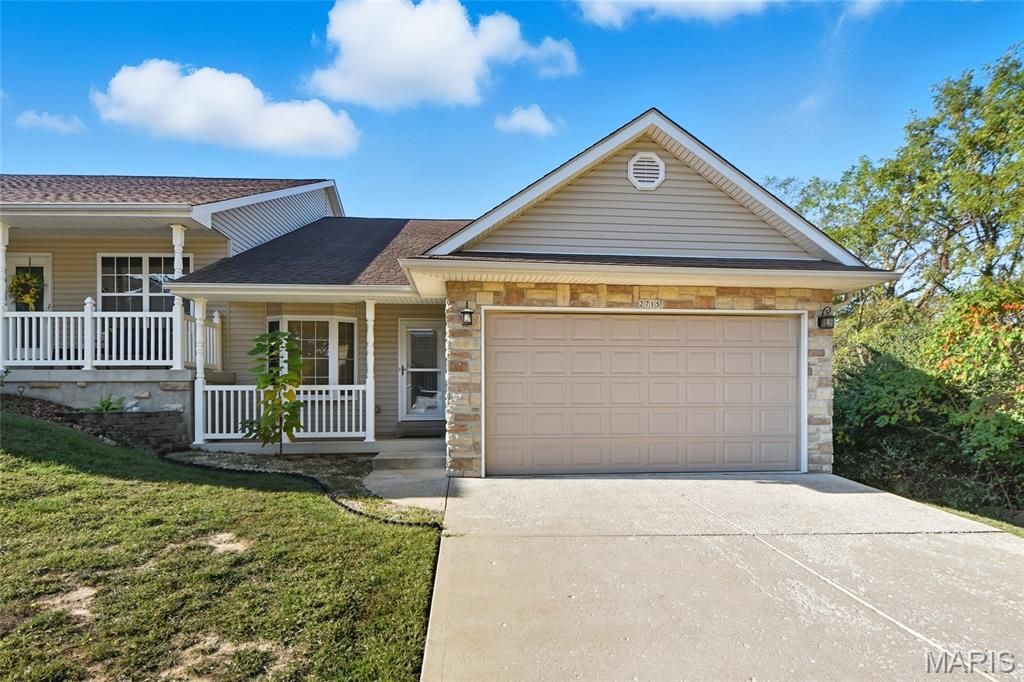 2715 Royal Oak Drive, High Ridge, MO 63049