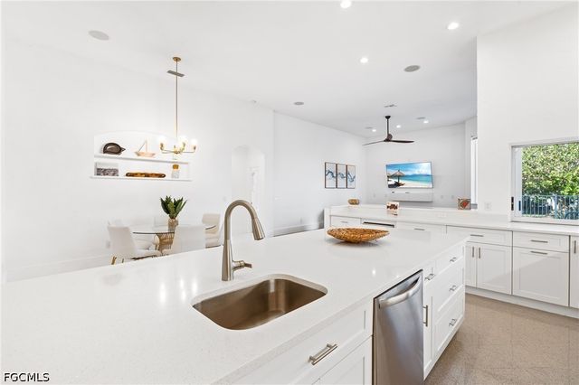 4090 W Gulf DR, Sanibel, FL 33957