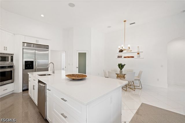 4090 W Gulf DR, Sanibel, FL 33957