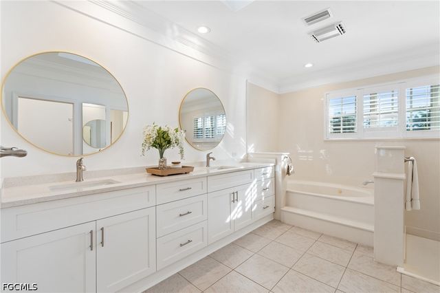 4090 W Gulf DR, Sanibel, FL 33957
