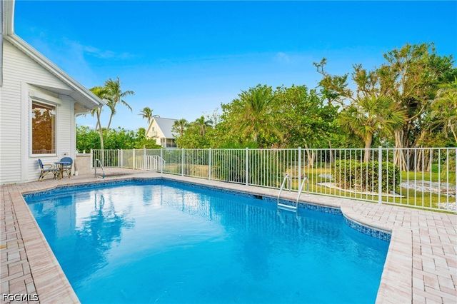 4090 W Gulf DR, Sanibel, FL 33957