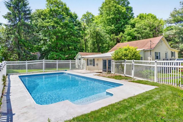 592 Long Pond Road, Mahopac, NY 10541