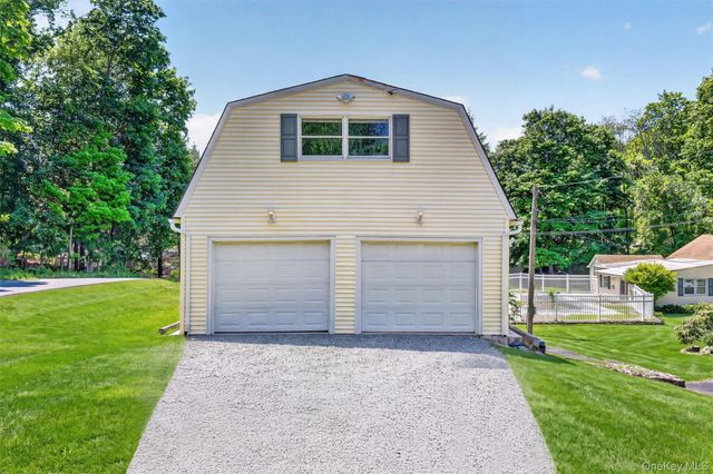 592 Long Pond Road, Mahopac, NY 10541