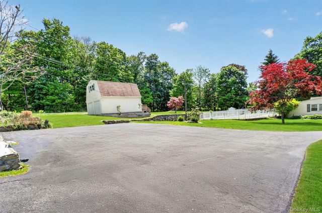 592 Long Pond Road, Mahopac, NY 10541