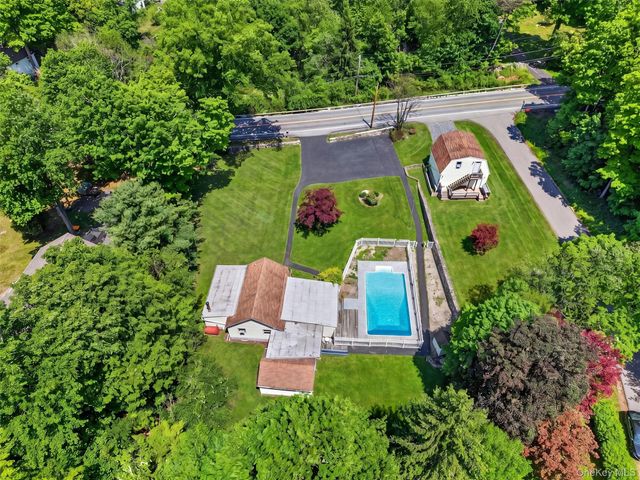 592 Long Pond Road, Mahopac, NY 10541