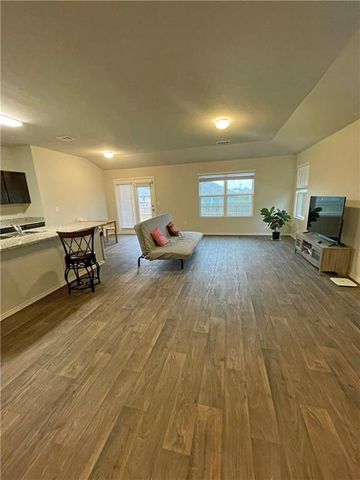 5825 Shanjia DR, Austin, TX 78724