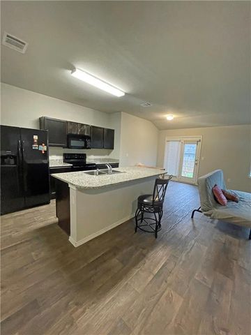 5825 Shanjia DR, Austin, TX 78724