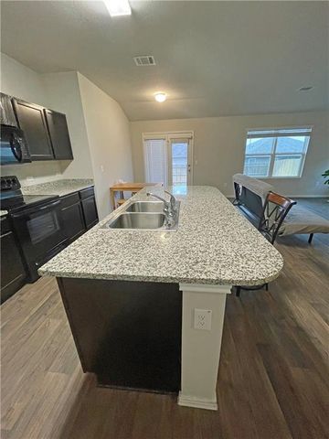 5825 Shanjia DR, Austin, TX 78724