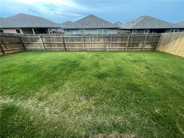 5825 Shanjia DR, Austin, TX 78724