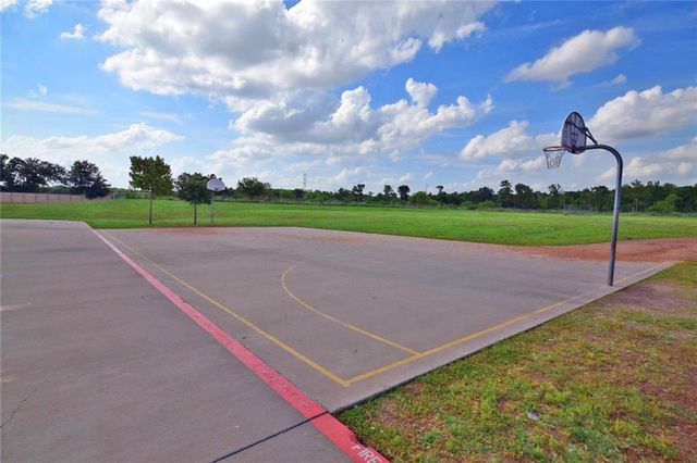 5825 Shanjia DR, Austin, TX 78724