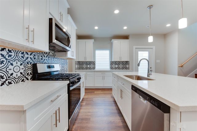 6619 Ezzard Charles Lane, Houston, TX 77091