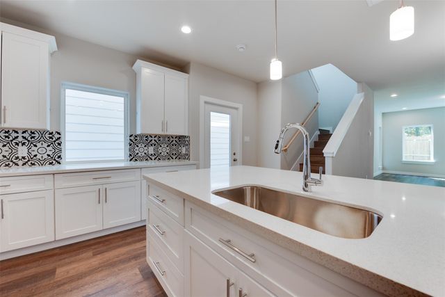 6619 Ezzard Charles Lane, Houston, TX 77091