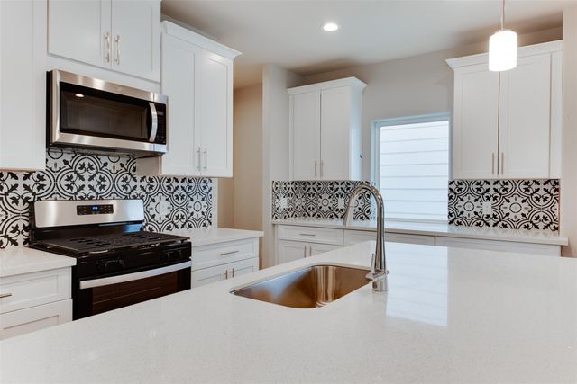 6619 Ezzard Charles Lane, Houston, TX 77091
