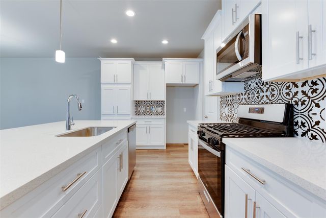 6619 Ezzard Charles Lane, Houston, TX 77091