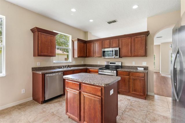 3360 CREEK RUN LANE, Eustis, FL 32736