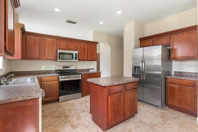 3360 CREEK RUN LANE, Eustis, FL 32736