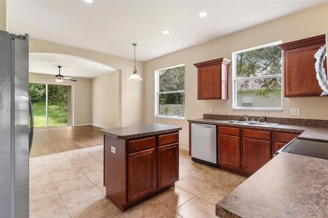 3360 CREEK RUN LANE, Eustis, FL 32736