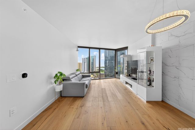 1001 queen Street 2604, Honolulu, HI 96814