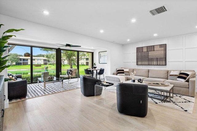 21 Stratford Drive E C, Boynton Beach, FL 33436