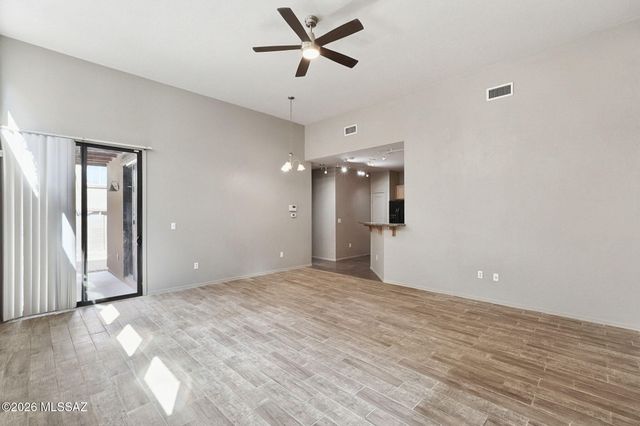 8753 N Mugho Pine Trail, Tucson, AZ 85743