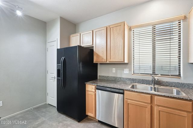 8753 N Mugho Pine Trail, Tucson, AZ 85743