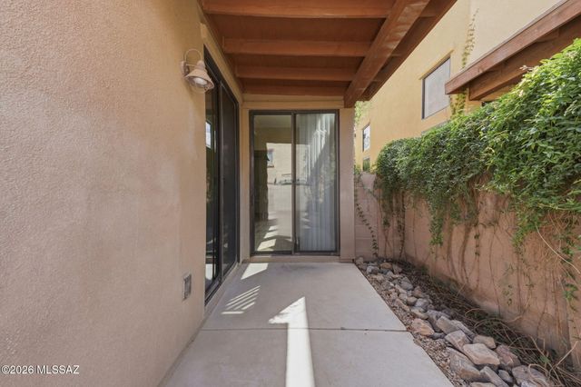 8753 N Mugho Pine Trail, Tucson, AZ 85743