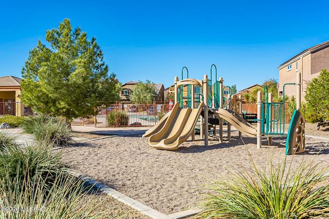 8753 N Mugho Pine Trail, Tucson, AZ 85743