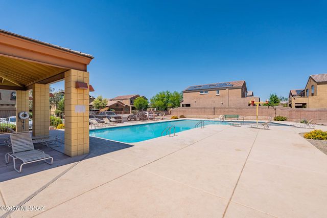 8753 N Mugho Pine Trail, Tucson, AZ 85743