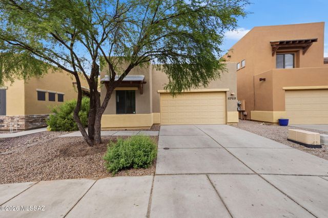 8753 N Mugho Pine Trail, Tucson, AZ 85743