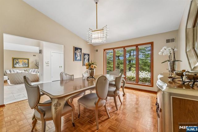 8 Union Hill Road, Denville Township, NJ 07834