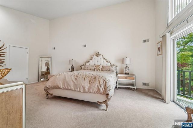 8 Union Hill Road, Denville Township, NJ 07834
