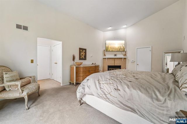 8 Union Hill Road, Denville Township, NJ 07834