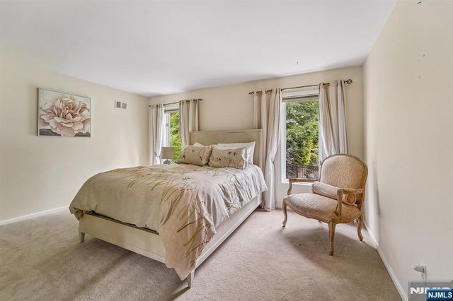 8 Union Hill Road, Denville Township, NJ 07834