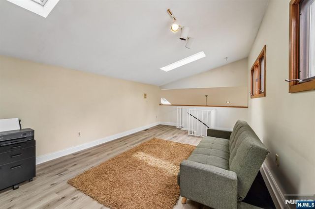 8 Union Hill Road, Denville Township, NJ 07834