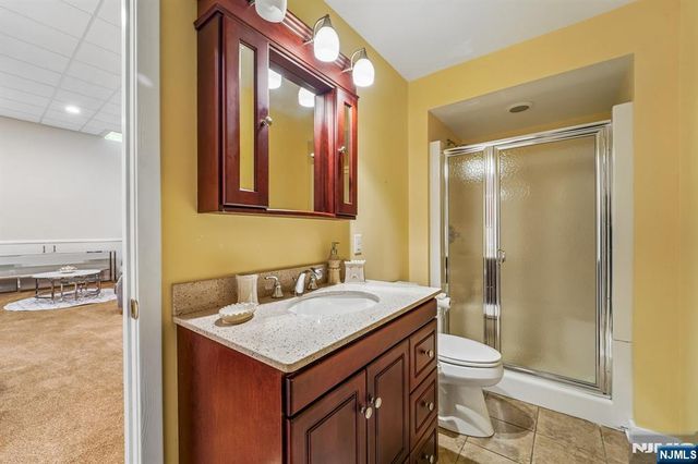 8 Union Hill Road, Denville Township, NJ 07834
