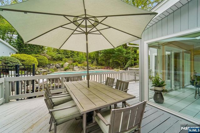 8 Union Hill Road, Denville Township, NJ 07834