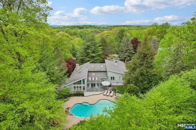 8 Union Hill Road, Denville Township, NJ 07834