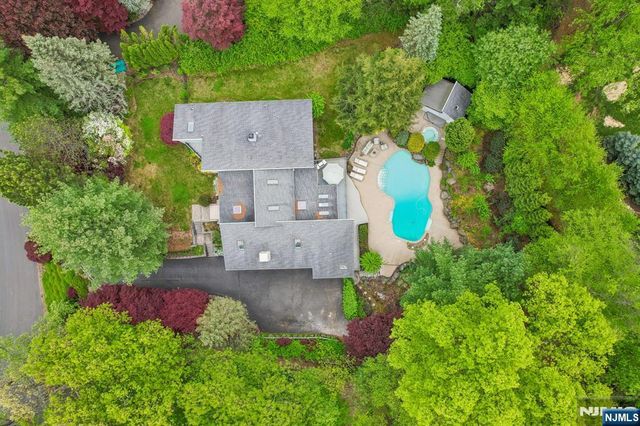 8 Union Hill Road, Denville Township, NJ 07834