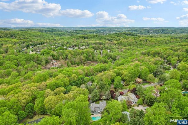 8 Union Hill Road, Denville Township, NJ 07834