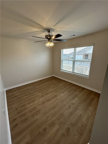 510 S Wagon Wheel Avenue, Fayetteville, AR 72704